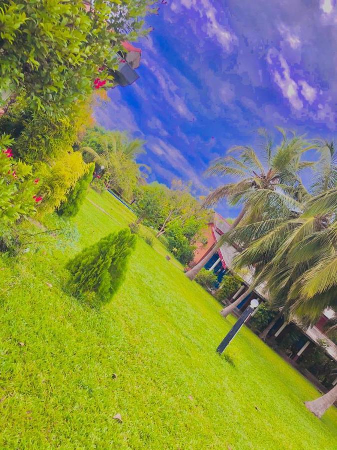 Serenity Lake Resort Yala Тисамахарама Екстериор снимка