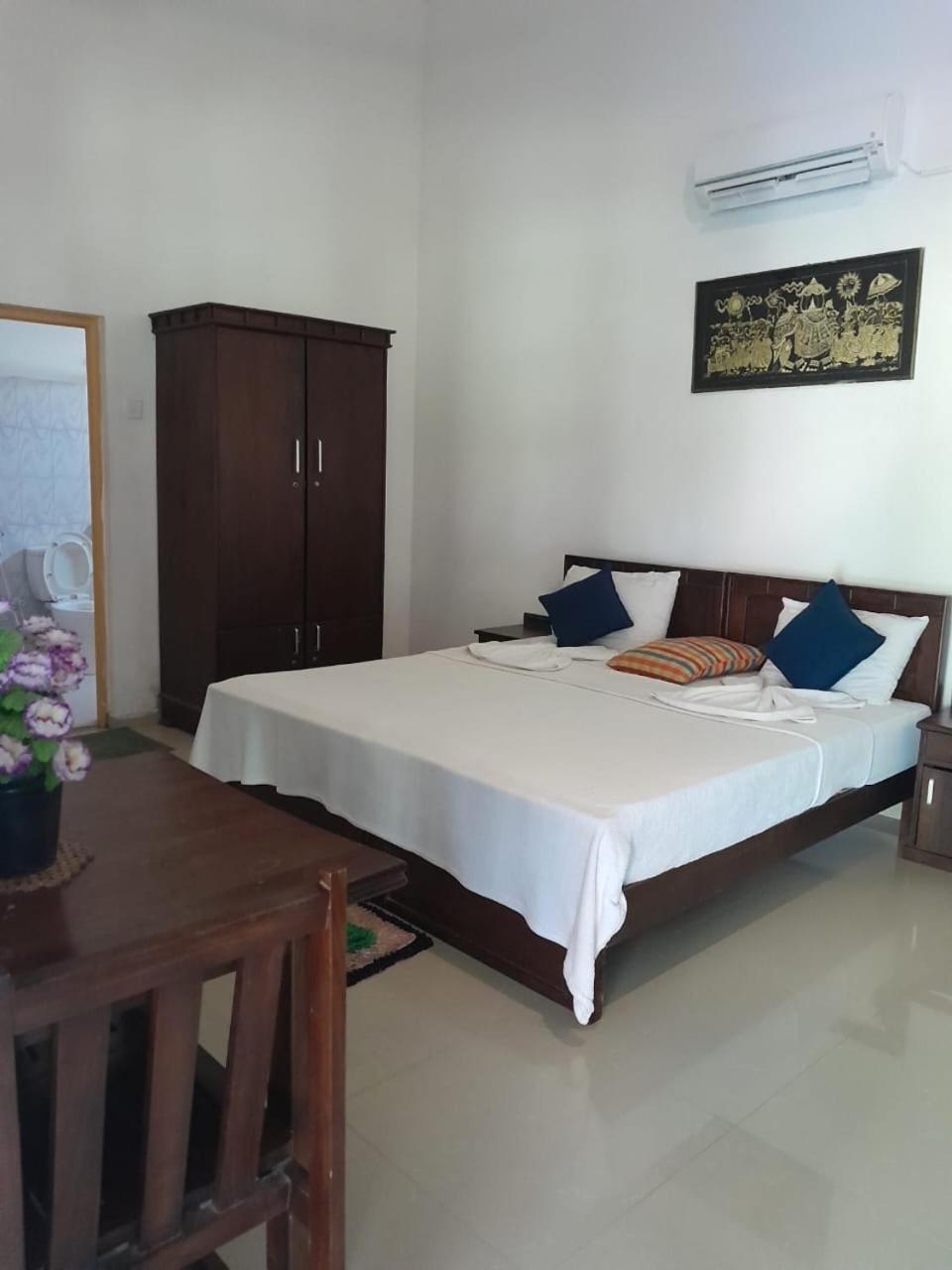 Serenity Lake Resort Yala Тисамахарама Екстериор снимка