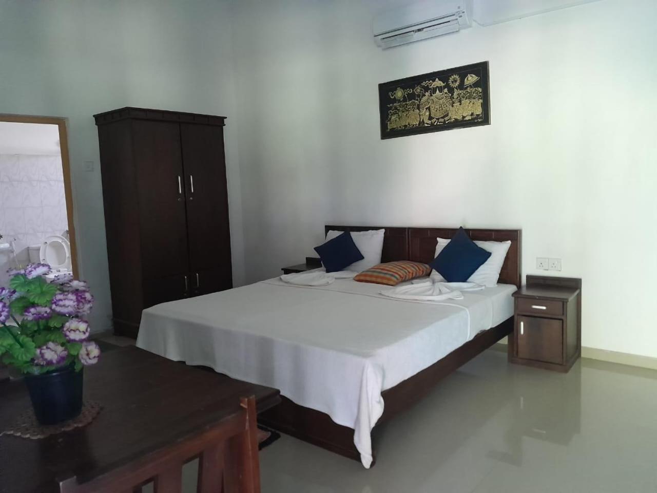 Serenity Lake Resort Yala Тисамахарама Екстериор снимка