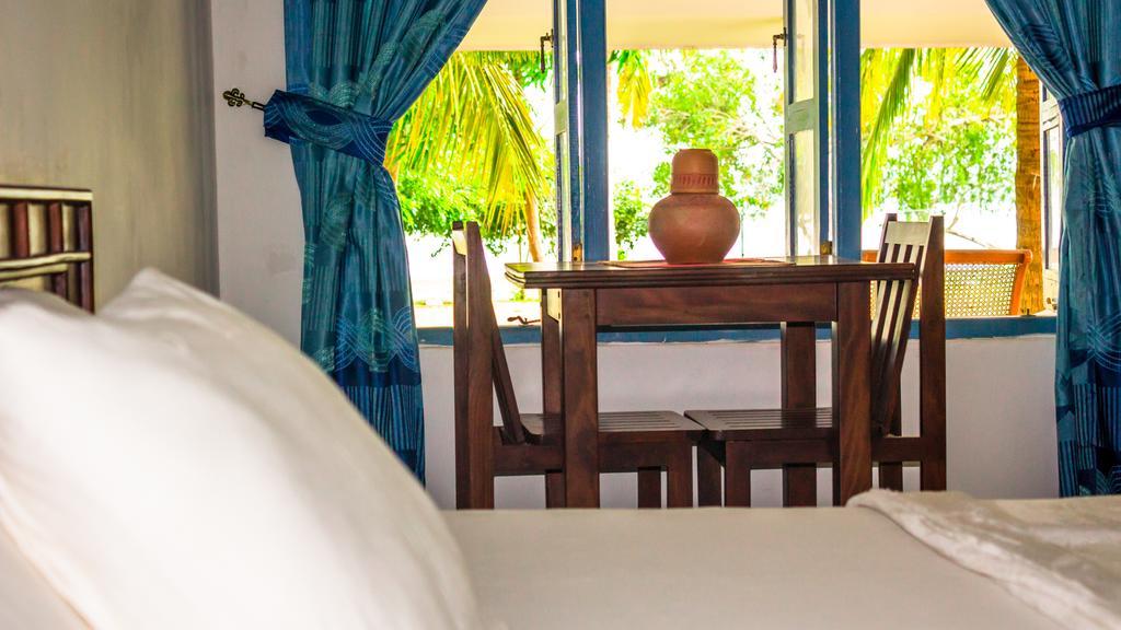 Serenity Lake Resort Yala Тисамахарама Екстериор снимка